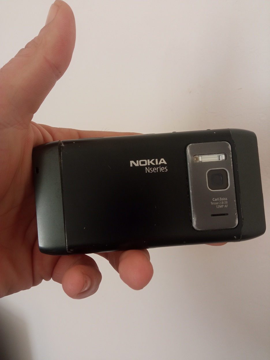 NOKIA N8 kamera 12mpx FM transmiter