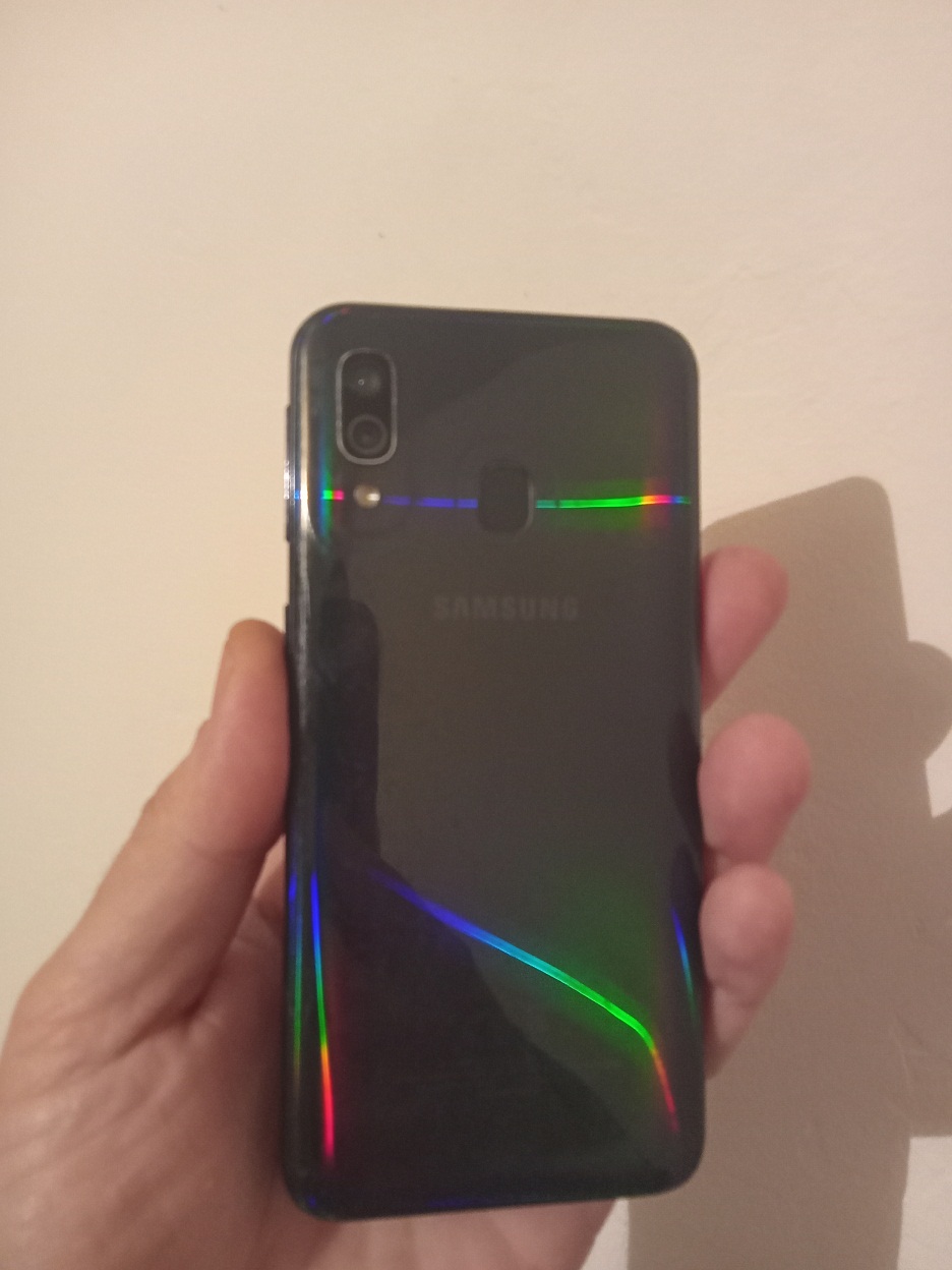 Samsung A40 – Dual SIM FREE 4-64 gb
