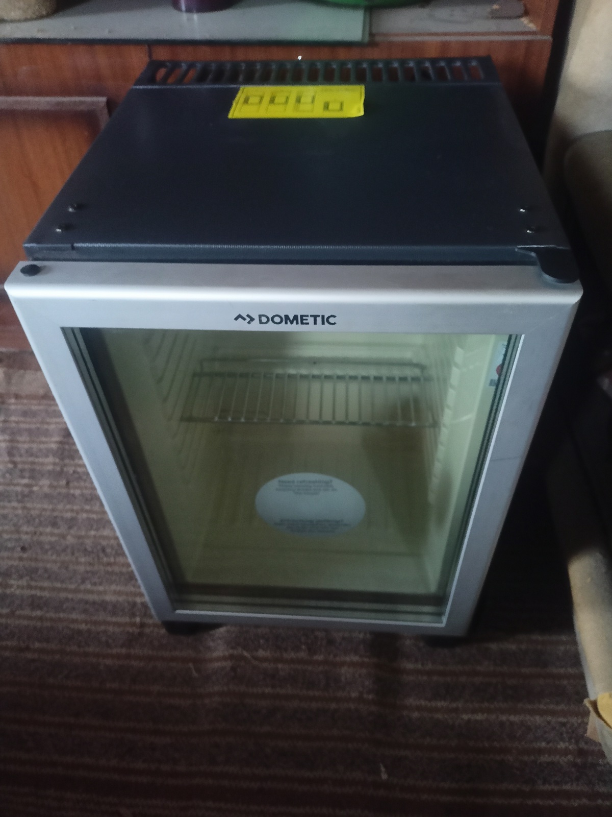 Mini bar frizider DOMETIC 75W 220v