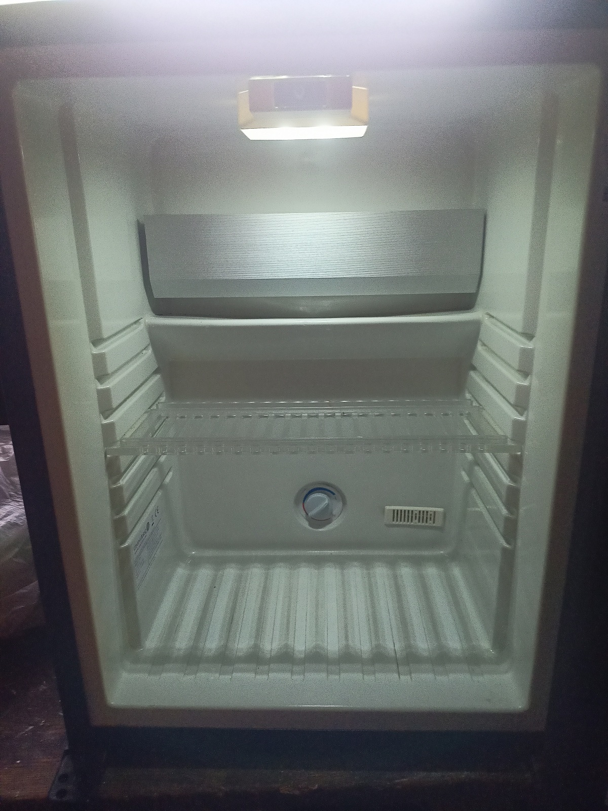 Mini Bar frizideri OMNITEC 4 komada 30 lit. 220v