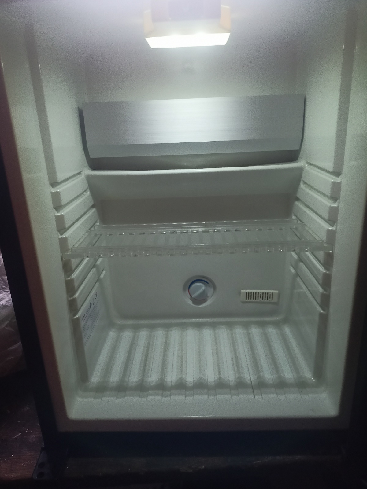 Mini Bar frizideri OMNITEC 4 komada 30 lit. 220v